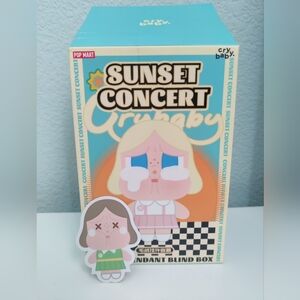 Popmart crybaby sunset concert pendant (Dim Green)